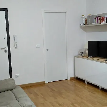Cozy, Centrally Located In By The Parks Apartment